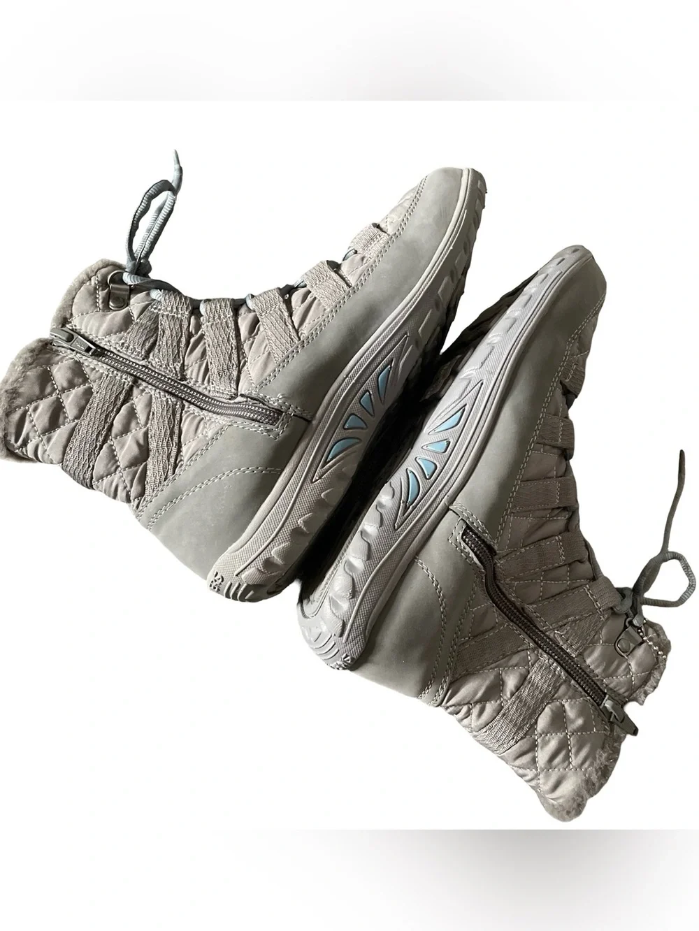 Skechers Quilted Lace-Up Winter Boots in Gray Size 7
